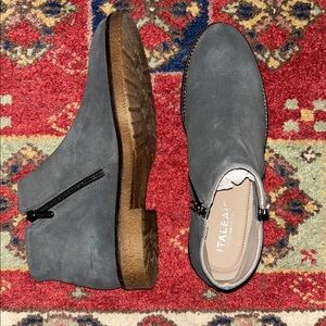 Italeau Foliana waterproof Women's Gray Ankle Boots with Brown Sole